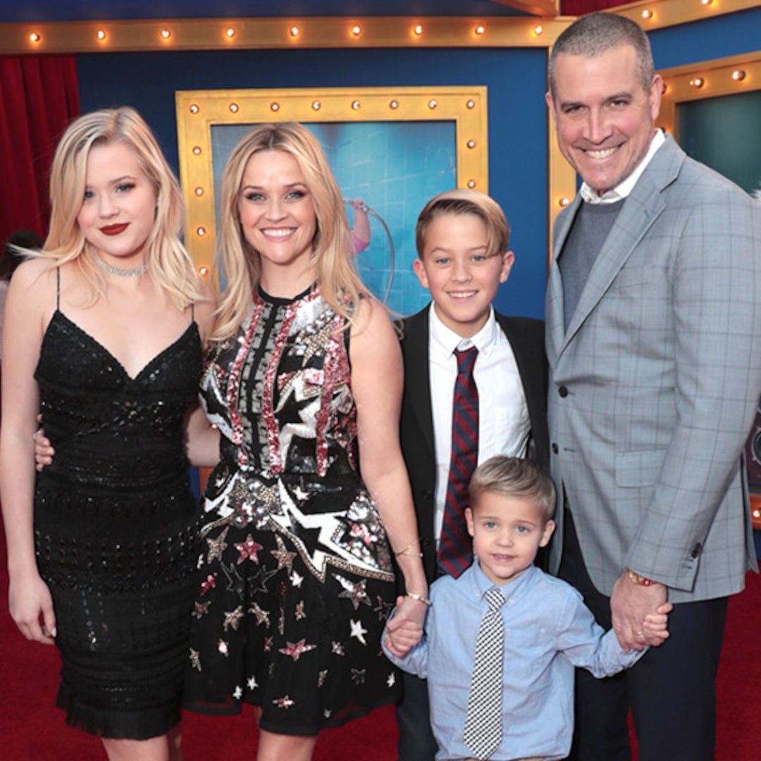 Reese Witherspoon Takes Son S Reading Day To New Levels E Online